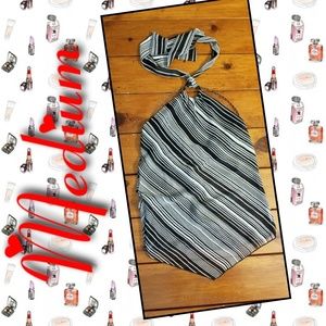 Sleeveless halter top